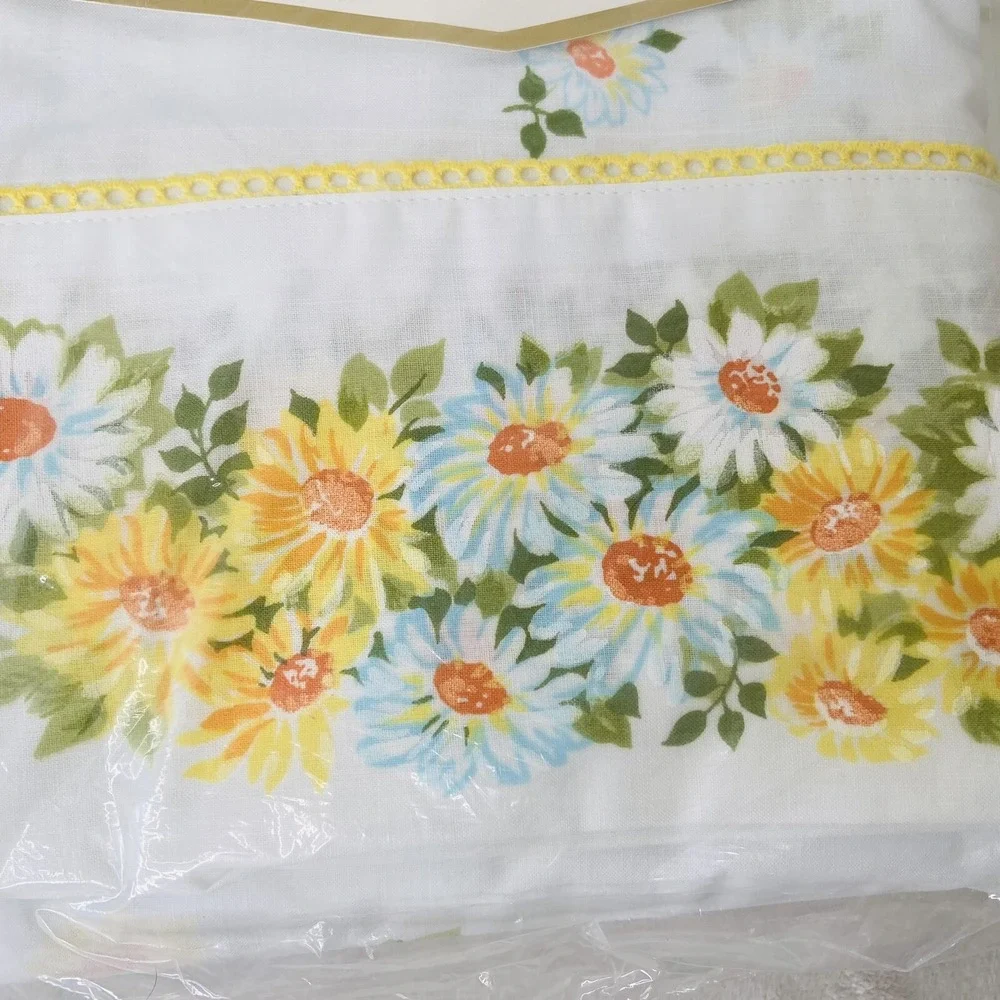 Vintage Pequot Maytime Yellow Daisy Floral Full Fitted Flat Sheet Pillowcase Set